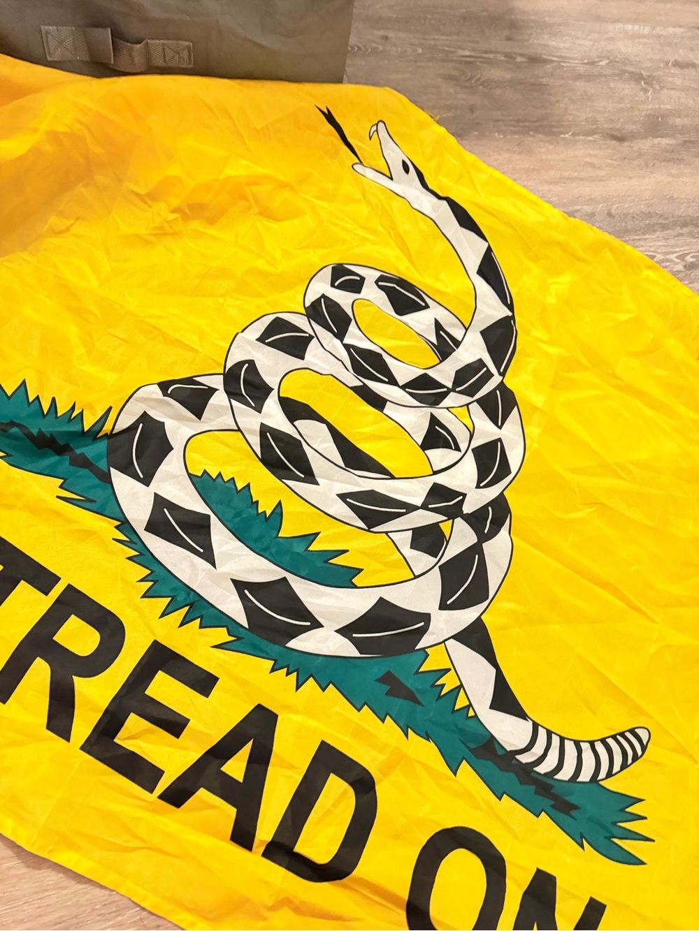 Yellow 'Don't Tread On Me' Reptile Flag - Yellow Snake Design